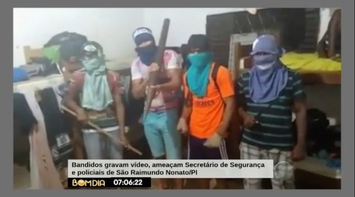Rapazes gravaram vídeo ameaçando a polícia (Crédito: Reprodução/TV Meio Norte)