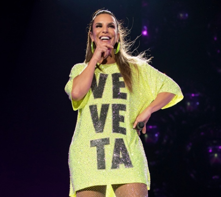 Ivete Sangalo Exibe Parte Do Bumbum Em Clique Raro De Biqu Ni