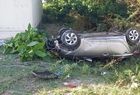 Veículo capota após colidir em poste e deixa 3 feridos em Parnaíba - Imagem 6