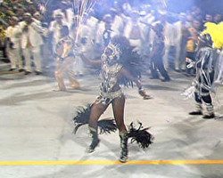 Escolas X-9, Vai-Vai e Rosas são destaques da primeira noite de desfiles em São Paulo