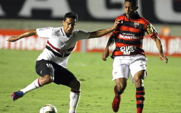 Atlético-GO vence e deixa São Paulo mais longe do G-4