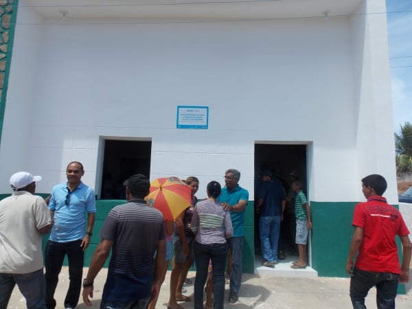 Comitiva do Prefeito Adriano Veloso Inaugura Obra no povoado Santo Antônio - Imagem 2