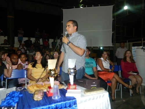 Prefeitura Municipal de Fronteiras realiza primeira grande festa em homenagem aos pais e sorteia diversos prêmios