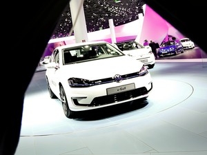 Volkswagen abre 65º Salão de Frankfurt com “carro de três euros” e esportivo de 570 cv; veja fotos! - Imagem 1