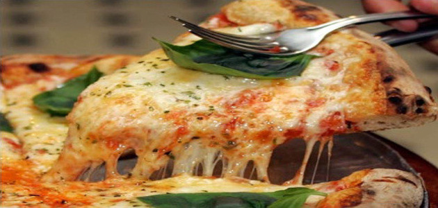 EUA: Gerente vingativa é presa após cuspir na pizza de policial