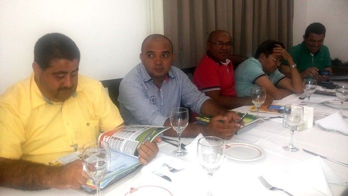 Prefeitos da Ampar realizam reunião em Teresina e debatem sobre eleição para novo presidente - Imagem 6