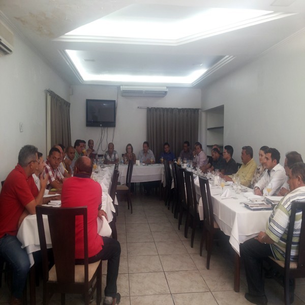 Prefeitos da Ampar realizam reunião em Teresina e debatem sobre eleição para novo presidente