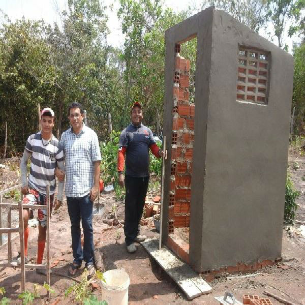 Prefeitura implanta bombas e caixas d"água no município