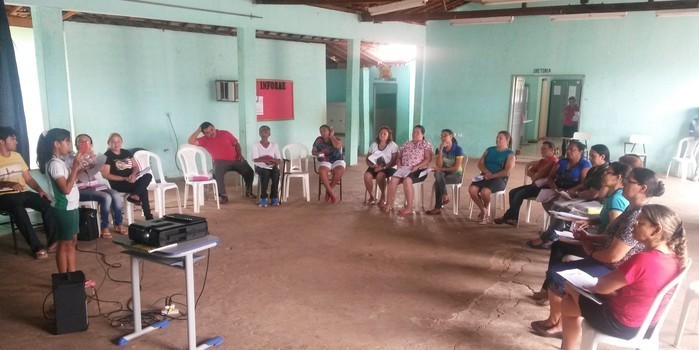 Estudantes da rede municipal de ensino fazem homenagem a seus professores