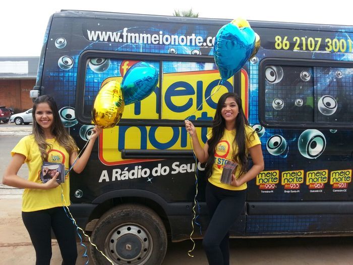 Rádio Meio Norte FM faz 'Blitz MN' direto da inauguração do 1º Extra Supermercado de Teresina