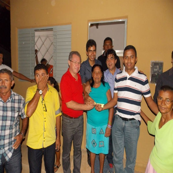 Prefeito e autoridades visitam obras da escola padrão/FNDE e entrega de unidades habitacionais
