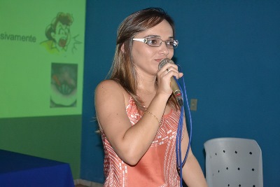 Palestra com fonoaudióloga encerra semana pedagógica e orienta professores sobre cuidados com a voz