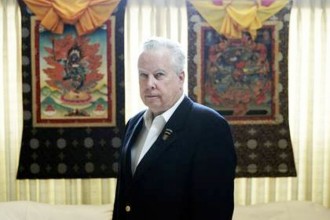 Coronel e PhD John B. Alexander lança livro sobre UFOS