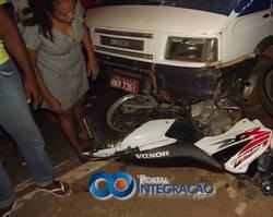 Acidente envolvendo Van escolar e moto deixa uma pessoa ferida em Oeiras