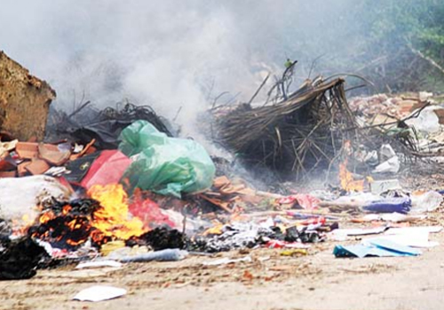 Terrenos baldios acumulam lixo e causam transtornos à moradores na zona Leste