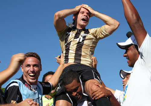 "Nasci e vou encerrar artilheiro", diz Tulio Maravilha emocionado ao comemorar o seu "milésimo" gol