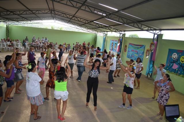 Vera Mendes: Carnaval do idoso é comemorado com muita alegria.