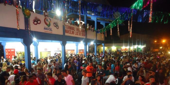 Confira como foi o primeiro dia de carnaval em Angical