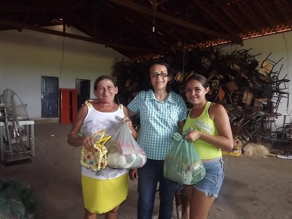Prefeitura de Caxingó entrega cestas para 1.500 famílias na semana santa  - Imagem 1