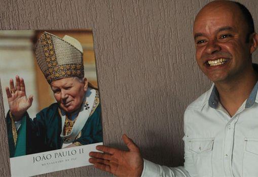 Mineiros com nomes de papas acreditam em herança bendita