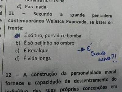 Popozuda E Chamada De Grande Pensadora E O Hit Beijinho No Ombro Vira Questao De Prova No Df popozuda e chamada de grande pensadora