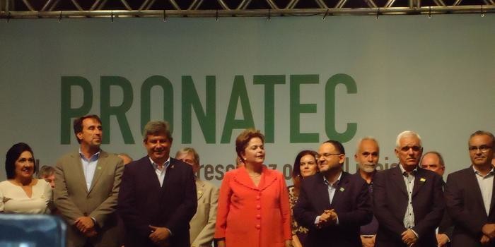PRONATEC: Alunos de Angical participam de solenidade de entrega de certificados em Teresina