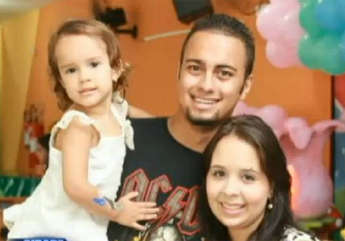Jovem mata sua esposa e filha de 4 anos a tiros, sufoca bebê de 20 dias e depois se mata em SP
