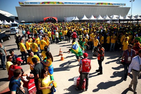 Atirador pediu autorização para acertar suspeito na abertura da Copa