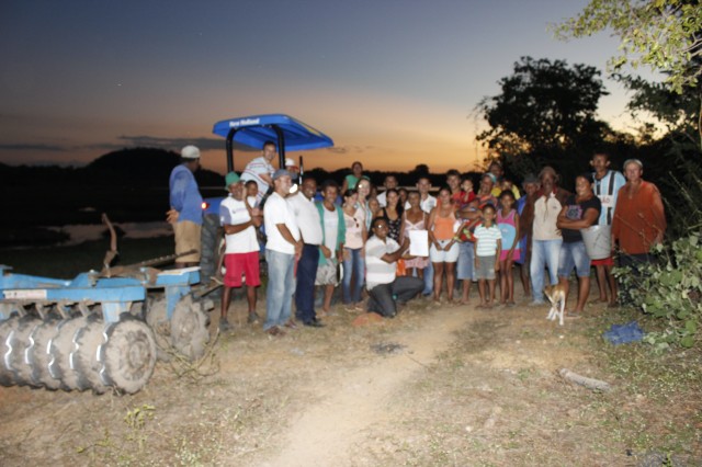 Prefeita Dra. Salete Rêgo visita agricultores na localidade caraíbas