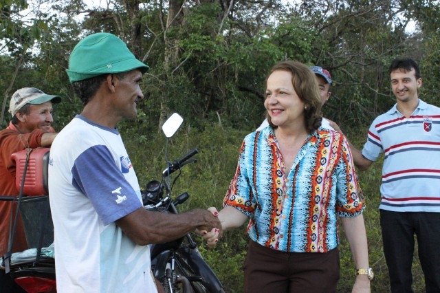Prefeita Dra. Salete Rêgo visita agricultores na localidade caraíbas - Imagem 15