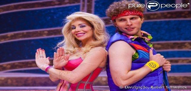 Danielle Winits decide processar teatro após acidente em peça