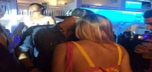 Neymar é flagrado em clima de paquera com brasileira em Ibiza