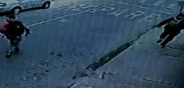 Adolescente ataca um bandido armado ao ver seu pai sendo assaltado na frente da sua escola em BH