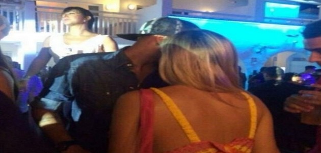 Neymar é flagrado em clima de paquera com brasileira em Ibiza