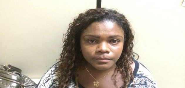 Mulher é presa ao furtar cartões, sacar R$ 1,5 mil e gastar R$ 6 mil