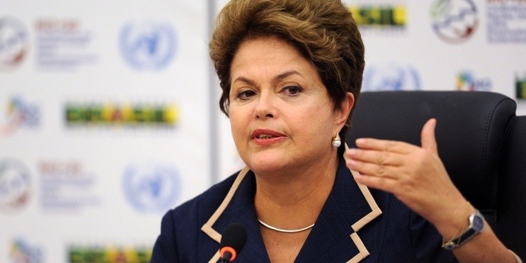 Dilma rebate críticas sobre baixo crescimento da Economia em 2014