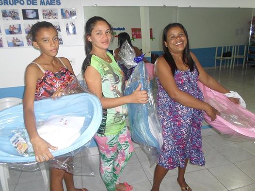 Cidadania e proteção social - CRAS realiza encontro com o Grupo de Mães gestantes e entrega kits bebê.