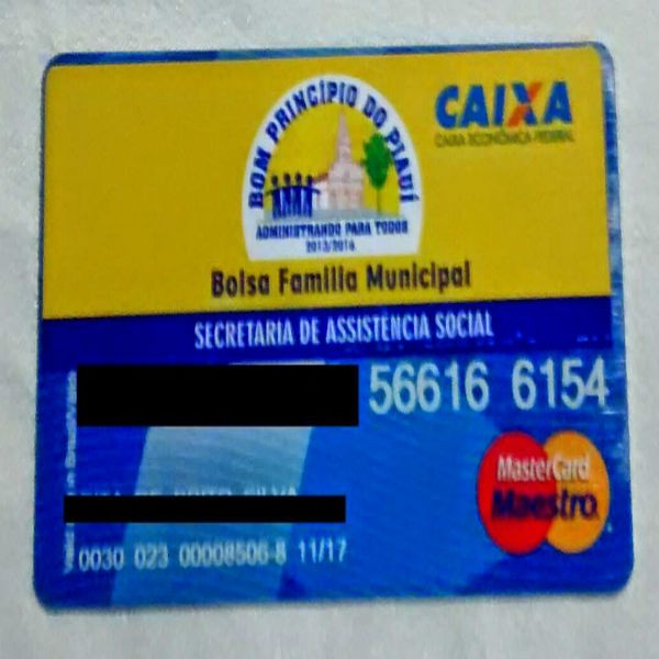 Prefeito Apolinário Costa lança Bolsa Família municipal e reinaugura clube