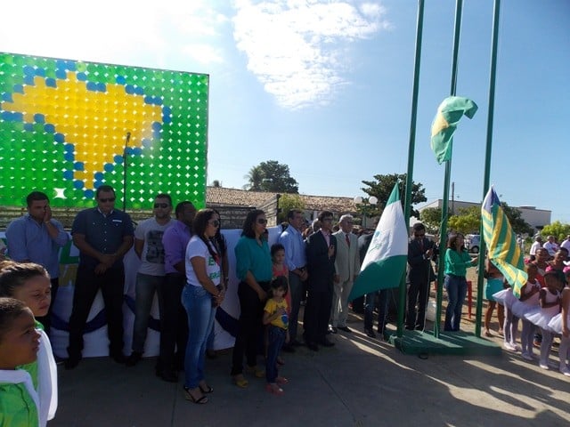 Prefeitura realiza tradicional desfile cívico em homenagem a Independência do Brasil - Imagem 2