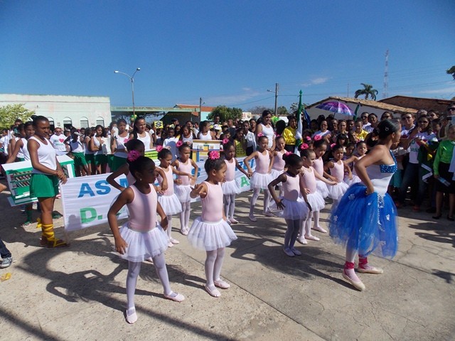 Prefeitura realiza tradicional desfile cívico em homenagem a Independência do Brasil - Imagem 31