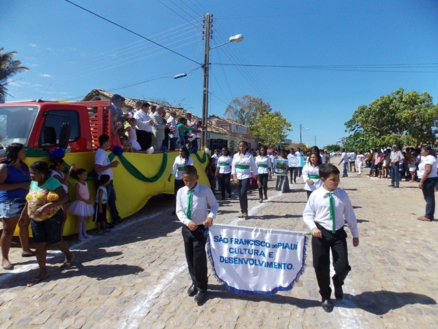 Prefeitura realiza tradicional desfile cívico em homenagem a Independência do Brasil - Imagem 55