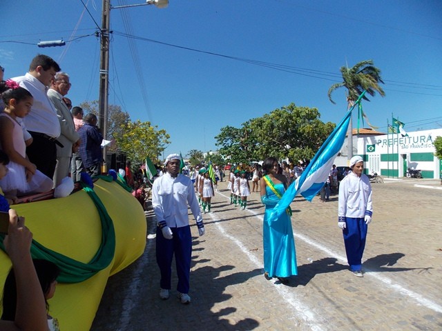 Prefeitura realiza tradicional desfile cívico em homenagem a Independência do Brasil - Imagem 44