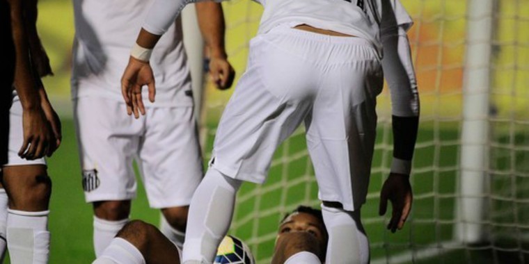Sem Aranha e Robinho, Santos vence sobre o Goiás por 2 a 0 no Pacaembu