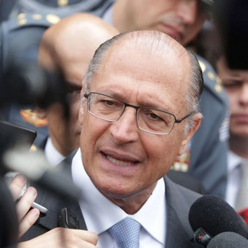 Alckmin admite pela primeira vez que São Paulo passa por racionamento de água desde 2014