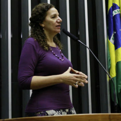 Lei Maria da Penha poderá ser aplicada em casos com transexuais e transgêneros