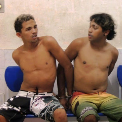Força Tática prende jovens de 18 anos por estarem armados e atirar contra guarnição