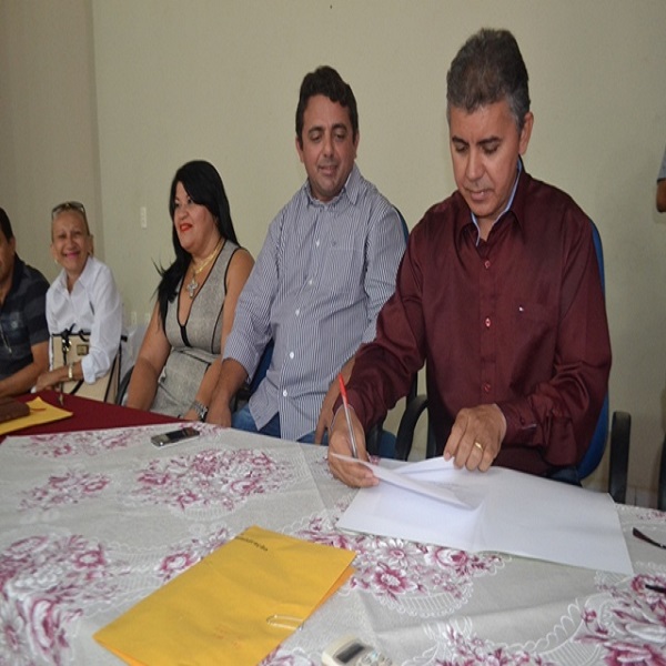 Prefeitura convoca mais professores aprovados no concurso