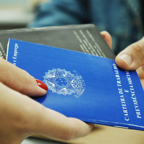 Brasil registra 396.993 vagas com carteira assinada em 2014, mostra Caged
