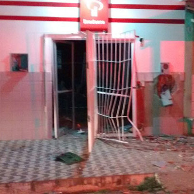 Bandidos usam dinamites para explodir agência do Bradesco em Demerval Lobão
