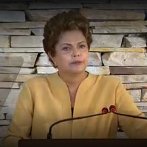 Dilma faz primeira reunião com seus 39 ministros e afirma: "Reajam a boatos"